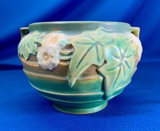 Roseville Pottery Luffa Vase 689-8 in Green, Two-Handled Art Deco Form — listing 2