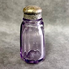 Set of Four Vintage Octagonal Individual Salt & Pepper Shakers (Salts/Sprinkler Casters) — listing 4