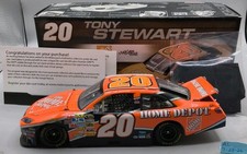Action Racing Collectables Tony Stewart #20 Home Depot 2005 Chevy Monte Carlo 1:24 Diecast Stock Car