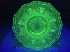 Vintage Uranium (Vaseline) Glass 8-Inch Salad/Dessert Plate with Wheel-Cut Floral Daisy Etching — listing 2
