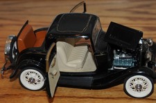 1932 Ford Deuce Coupe Diecast Hot Rod Model with Flames — listing 2