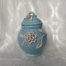 Vintage White Blanc de Chine Applied Flower Ginger Jar Table Lamp on Wood Base — listing 2