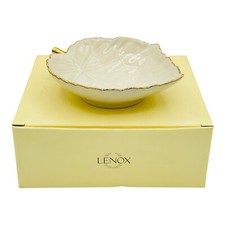 Lenox Ivory Porcelain Double Leaf-Form Divided Dish with Center Handle and Gold Trim — listing 2