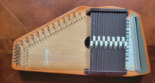 Oscar Schmidt Educator Model 21-Chord Autoharp with Hardcase and Instructional Books — listing 2