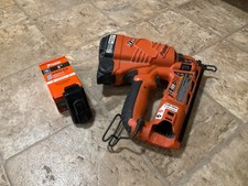 Paslode 3250/65 F16 16 Gauge Pneumatic Finish Nailer with Case and Manual — listing 5