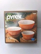 Vintage Pyrex 'Autumn Harvest' Cinderella Nesting Mixing Bowl Set — listing 4