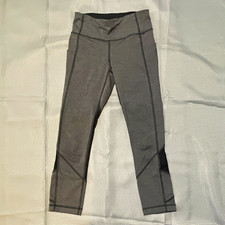 Lululemon Cropped Athletic Leggings in Gray Textured Print — listing 6