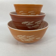 Vintage Pyrex 'Autumn Harvest' Cinderella Nesting Mixing Bowl Set — listing 5