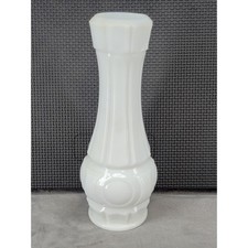 Vintage White Milk Glass Bud Vase with Daisy and Button / Star Pattern, Scalloped Rim — listing 2