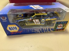 Michael Waltrip #15 NAPA Auto Parts 'God Bless America' 1:24 Scale Diecast Stock Car — listing 5