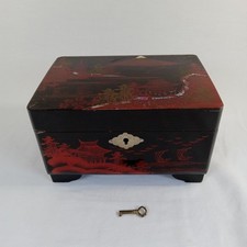 Vintage Japanese Black Lacquer Jewelry Chest with Mother of Pearl Abalone Inlay Pagoda Landscape — listing 3