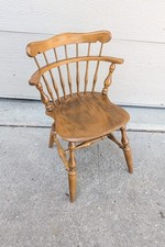 Pair of Windsor Comb-Back Arm Chairs with Crossed-Stick Splat, Dark Finish