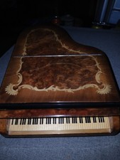 Reuge Sainte-Croix 4/50 Cylinder Music Box - Tchaikovsky Selections