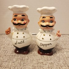 Vintage 1950s Red Plastic Chef Figural Salt and Pepper Shaker Holder — listing 6