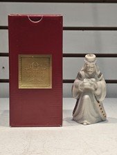 Resin Nativity Figurines - Joseph and Mary with Jeweled Robes and Gold Scrollwork, Set of 2 — listing 4