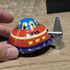 Vintage Tin Litho Wind-Up Space Ship with Trailing Flying Saucers Toy, listing 3