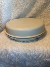 Tupperware Hot Pink Relish Tray / Serving Center 4-Cup Set with Center Handle — listing 3