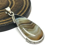 1990s Sterling Silver Bracelet with Bezel-Set Peach Agate Stones, Toggle Clasp — listing 4