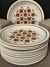 Homer Laughlin Fiesta-Style Dinner Plates, Set of 8 in Assorted Colors — listing 6