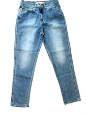 Signature by Levi Strauss & Co. Mid-Rise Cuffed Slim Boyfriend Capris, Dark Blue Wash 12 / 31 — listing 3
