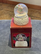 Lenox Vintage-Style Santa Claus Musical Snow Globe with Ceramic Base — listing 6