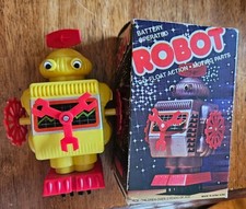 Vintage 1970s-80s Battery Operated Floating Robot Toy in Original Box — listing 5