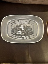 Wilton Armetale Bruce Fox Design Shell-Handle Oval Bread Tray — listing 3