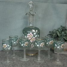 Vintage Bohemian/Venetian Style Green Glass Footed Vase with Gold Gilt Decoration — listing 5