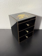 Vintage Japanese Black Lacquer Jewelry Chest with Mother of Pearl Abalone Inlay Pagoda Landscape — listing 2