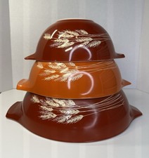Vintage Pyrex 'Autumn Harvest' Cinderella Nesting Mixing Bowl Set — listing 6