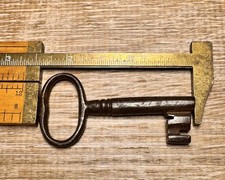 Antique Skeleton Keys (5) with Small Decorative Brass Trinket/Treasure Chest Box — listing 3