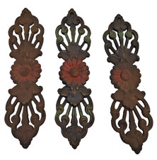 Cast Iron Floral Cakelet / Muffin Baking Pan, Flower-Shaped Cavities (Rose, Daisy, Lily) Other maker's mark — listing 5