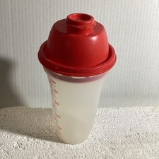 Tupperware Quick Shake Mixer Container 20 oz with Blue Flip-Top Lid — listing 3