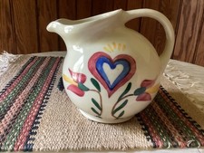 Vintage Scalloped Cream Earthenware Plate with Pennsylvania Dutch Tulip Basket Motif, listing 3