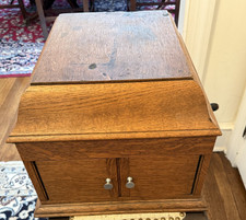 Antique Victor Victrola Upright Console Phonograph Cabinet with Crank — listing 3