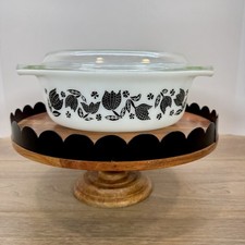 Vintage Pyrex Black Tulip (Golden Tulip) Oval Casserole Dish with Lid and Serving Cradle — listing 4