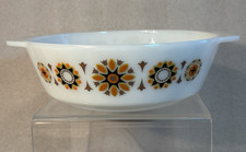 Vintage JAJ Pyrex 'Tulip Time' Round Casserole with Lid, Chrome & Teak Serving Stand, 2pt (1.25L) — listing 6
