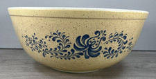 Vintage Pyrex Homestead Nesting Mixing Bowl Set (3 Bowls) — listing 3