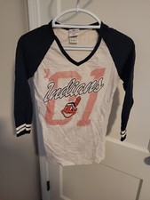 Cleveland Indians Women's Scoop Neck Football-Style Tee with Chief Wahoo Logo — listing 4