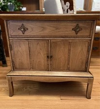 Thomasville Mahogany Bow-Front Open-Shelf Nightstand / End Table with Drawer, Dark Brown — listing 6