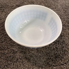 Vintage Pyrex White Milk Glass Mixing/Serving Bowl with Ribbed Base — listing 2