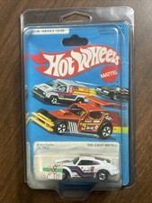 Hot Wheels P-911 Porsche 911 Turbo Die-Cast Car with #5 Racing Livery