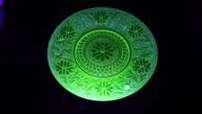 Vintage Uranium Glass Rimmed Salad/Dessert Plate with Starburst Center, 8.5 inch — listing 2