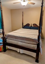 Traditional Cherry-Finish Mahogany Poster Bed Headboard & Footboard Set with Carved Shell Crest — listing 2