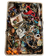 Large Mixed Lot of Vintage & Modern Costume Jewelry - Necklaces, Bracelets, Earrings, Brooches (Faux Pearl, Beaded, Rhinestone) — listing 5