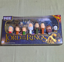 PEZ Collector's Series The Lord of the Rings Limited Edition 8-Dispenser Gift Set (Walmart Exclusive with Eye of Sauron)