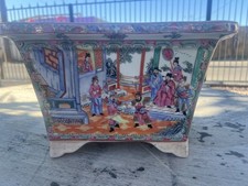 Chinese Famille Rose Porcelain Jardinière with Attached Saucer, Three Star Gods (Fu Lu Shou) Motif — listing 4