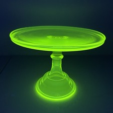 Green Uranium Glass 10-inch Footed Cake Plate with Sunflower/Daisy Etched Pattern — listing 2