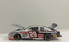 Dale Earnhardt #3 GM Goodwrench Chevrolet Diecast Race Car — listing 3