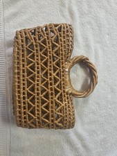 Vintage Woven Wicker Box Handbag with Kiss-Lock Clasp and Curved Handle — listing 3